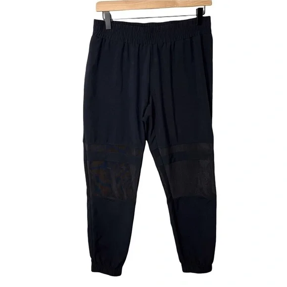Fabletics Brighton Joggers Black Mesh Detail Cropped Size Small Travel Pants - Picture 3 of 7